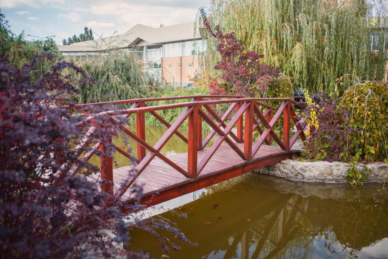 Edem Hotel Chubynske Exterior foto